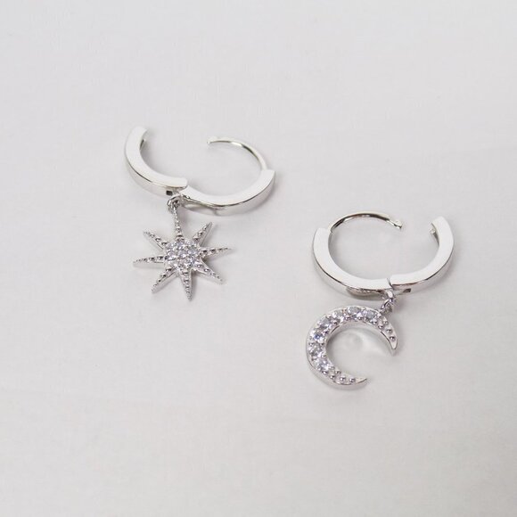 new! starburst sun crescent moon charm huggie earrings - Picture 4 of 5